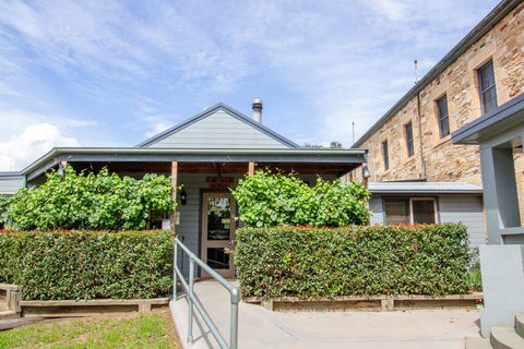 The Globe Hotel, Rylstone - ACT Tourism 1