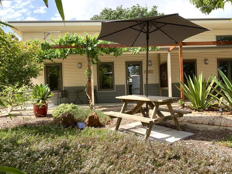 The Grape And Olive At Willunga - ACT Tourism 0