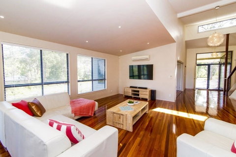 The Holiday House - ACT Tourism 1