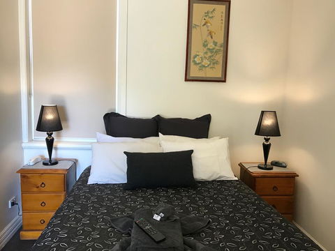The Lodge Outback Motel - ACT Tourism 3