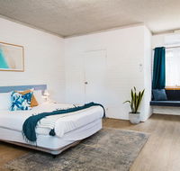 The Med Crescent Head