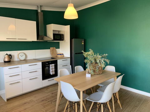 The Old Bakery Guesthouse, Harden - ACT Tourism 0
