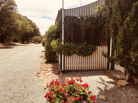 The Olde Devonshire House - ACT Tourism 0