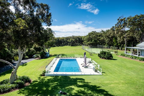 The Pavilion, Killcare - ACT Tourism 1