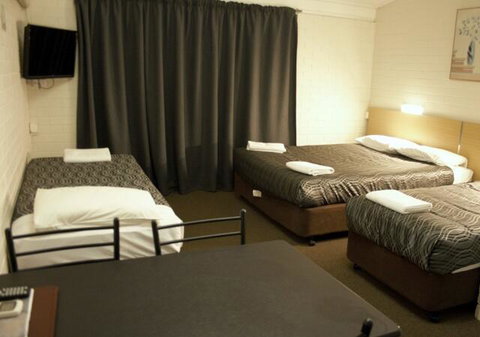 The Plains Motor Inn - ACT Tourism 2
