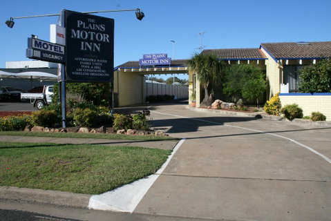 The Plains Motor Inn - ACT Tourism 0