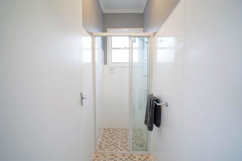 The Platypus Accommodation & Cafe - ACT Tourism 3