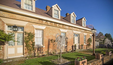 The Racecourse Inn - ACT Tourism 0