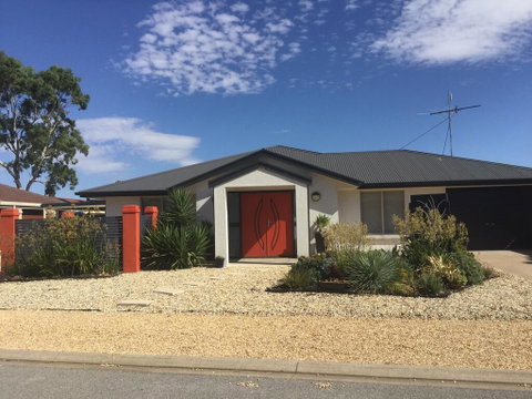 The Red Door - ACT Tourism 0