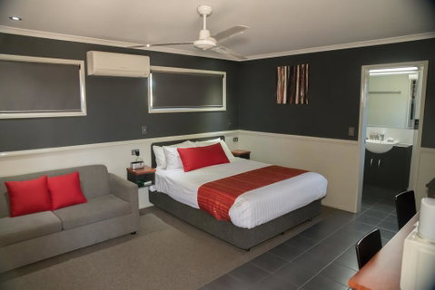 The Rocks Motel - ACT Tourism 1