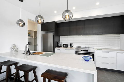 The Ryan Geelong CBD - ACT Tourism 1