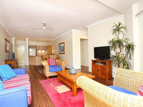 The Sands 2/20 Pacific Parade Opposite Beach Plus Air - ACT Tourism 3