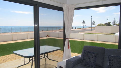 The Somerton Beach Retreat - ACT Tourism 0