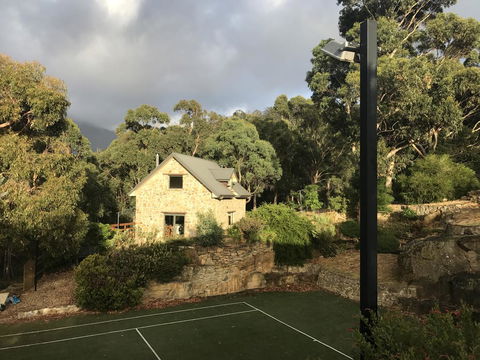 The Stone Cottage (with Tennis Court) - ACT Tourism 2