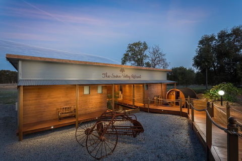The Swan Valley Retreat - ACT Tourism 3