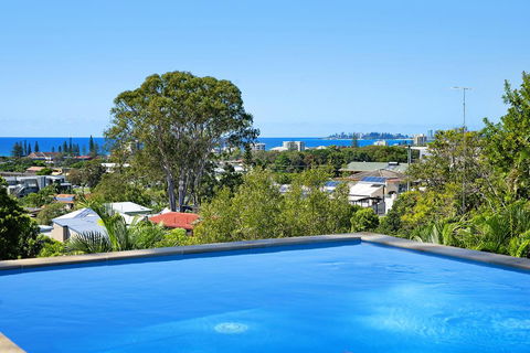 THE VIEW, TUGUN - 4 Bedrooms - Sea Views - Private Heated Pool - ACT Tourism 0
