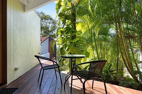 THE VIEW, TUGUN - 4 Bedrooms - Sea Views - Private Heated Pool - ACT Tourism 3