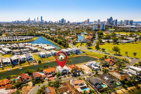 The White House GC Waterfront Home Cinema Jacuzzi Heated Pool - ACT Tourism 1