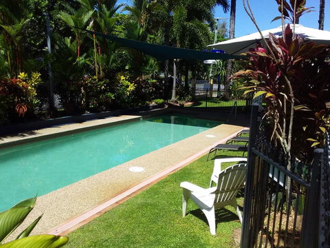 The York Beachfront Holiday Apartments - ACT Tourism 1