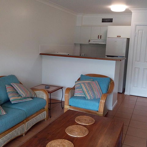 The York Beachfront Holiday Apartments - ACT Tourism 3