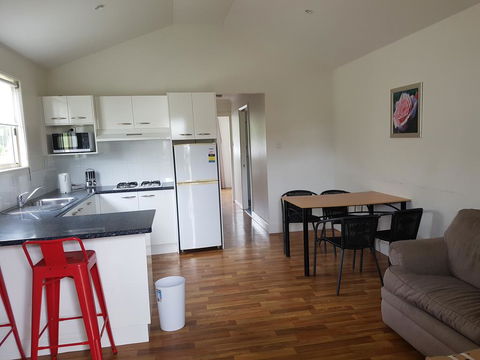 Timbertown Resort And Motel - ACT Tourism 1