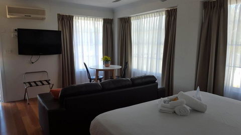 Timbertown Resort And Motel - ACT Tourism 2