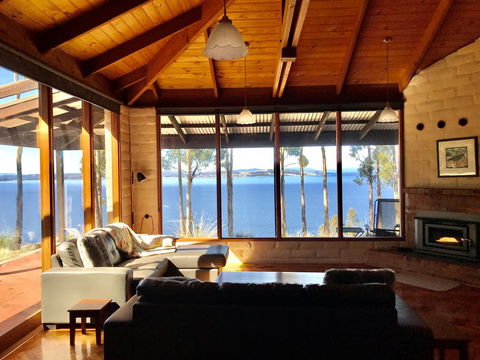 Tinderbox Cliff House - ACT Tourism 1