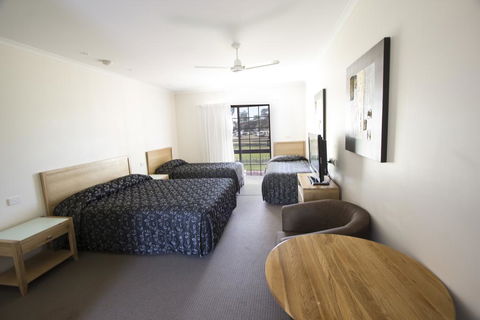 Tocumwal Golf Resort - ACT Tourism 2