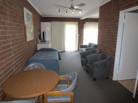 Tocumwal Golf Resort - ACT Tourism 1