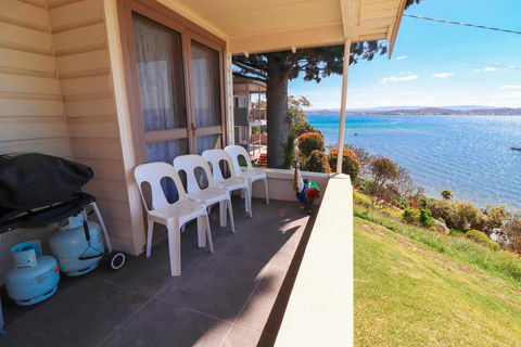 Tommy's Lakehouse - ACT Tourism 0