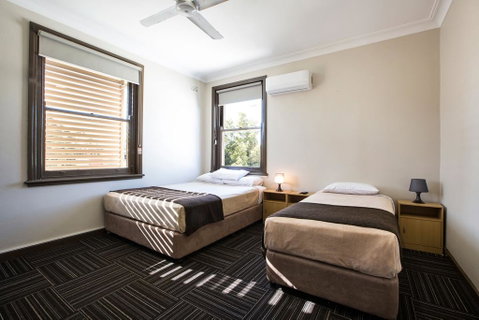 Toongabbie Hotel - ACT Tourism 1