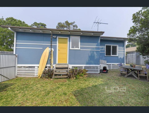 Toot Toot ! 50s Classic Beach House With Bungalow - ACT Tourism 3