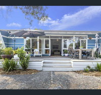 Toot Toot  50s Classic Beach House with Bungalow - ACT Tourism