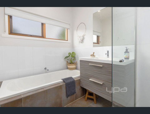 Toot Toot ! 50s Classic Beach House With Bungalow - ACT Tourism 1