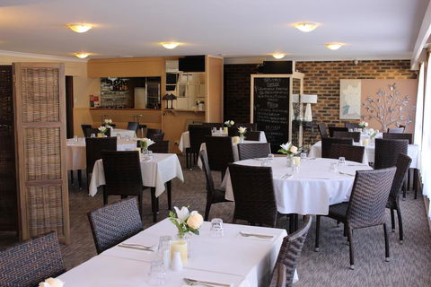 Top Of The Town Motel - ACT Tourism 3