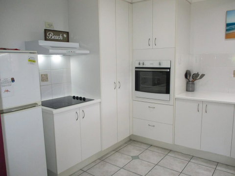 Torquay Beach Holiday House - ACT Tourism 3