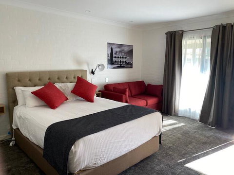 Town Square Motel - ACT Tourism 2