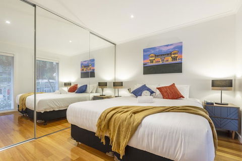 Tranquil Townhouse In Port Melbourne - ACT Tourism 2