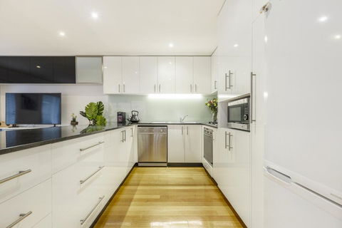 Tranquil Townhouse In Port Melbourne - ACT Tourism 1
