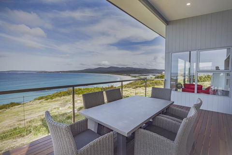Tranquility Bay Of Fires - ACT Tourism 0