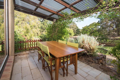 Trastevere Cowaramup Farm House - ACT Tourism 0