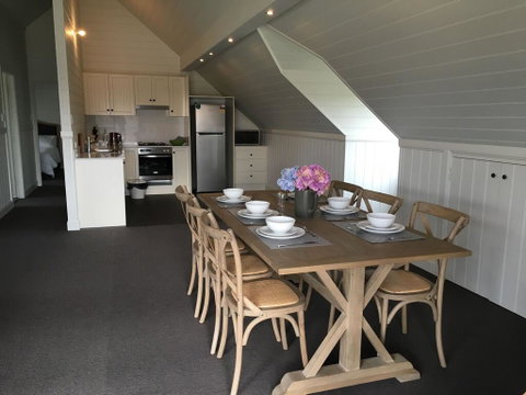 Travertines Wines Apartment - ACT Tourism 0