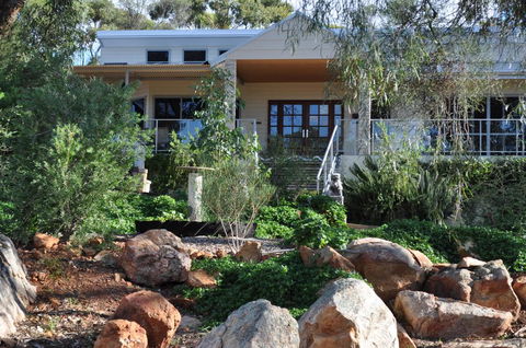 Tree Lodge - ACT Tourism 0