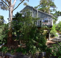 Treetops - Newly renovated in the village - ACT Tourism