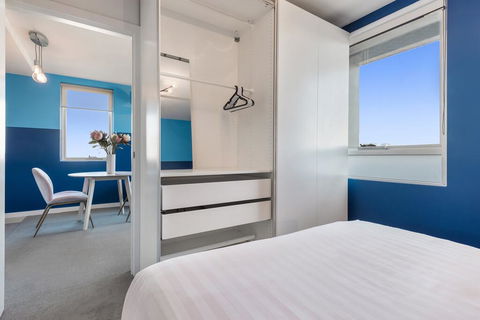 Trendy And Central One Bed Apartment With Views - ACT Tourism 1