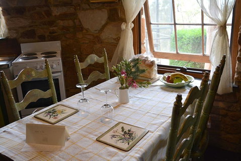 Trestrail Cottage B & B - ACT Tourism 2