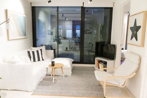 Trendy 1 Bedroom Apartment In The Heart Of Collingwood - ACT Tourism 0