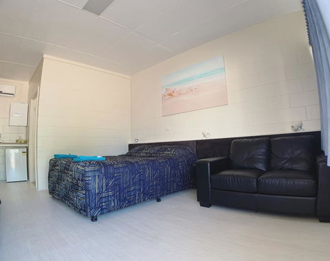 Tropical City Motor Inn - ACT Tourism 2