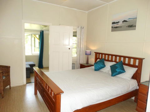 Tuckers Rocks Cottage - ACT Tourism 3