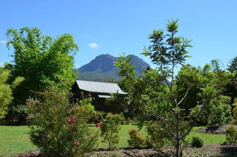 Tuckeroo Cottages & Gardens - ACT Tourism 3